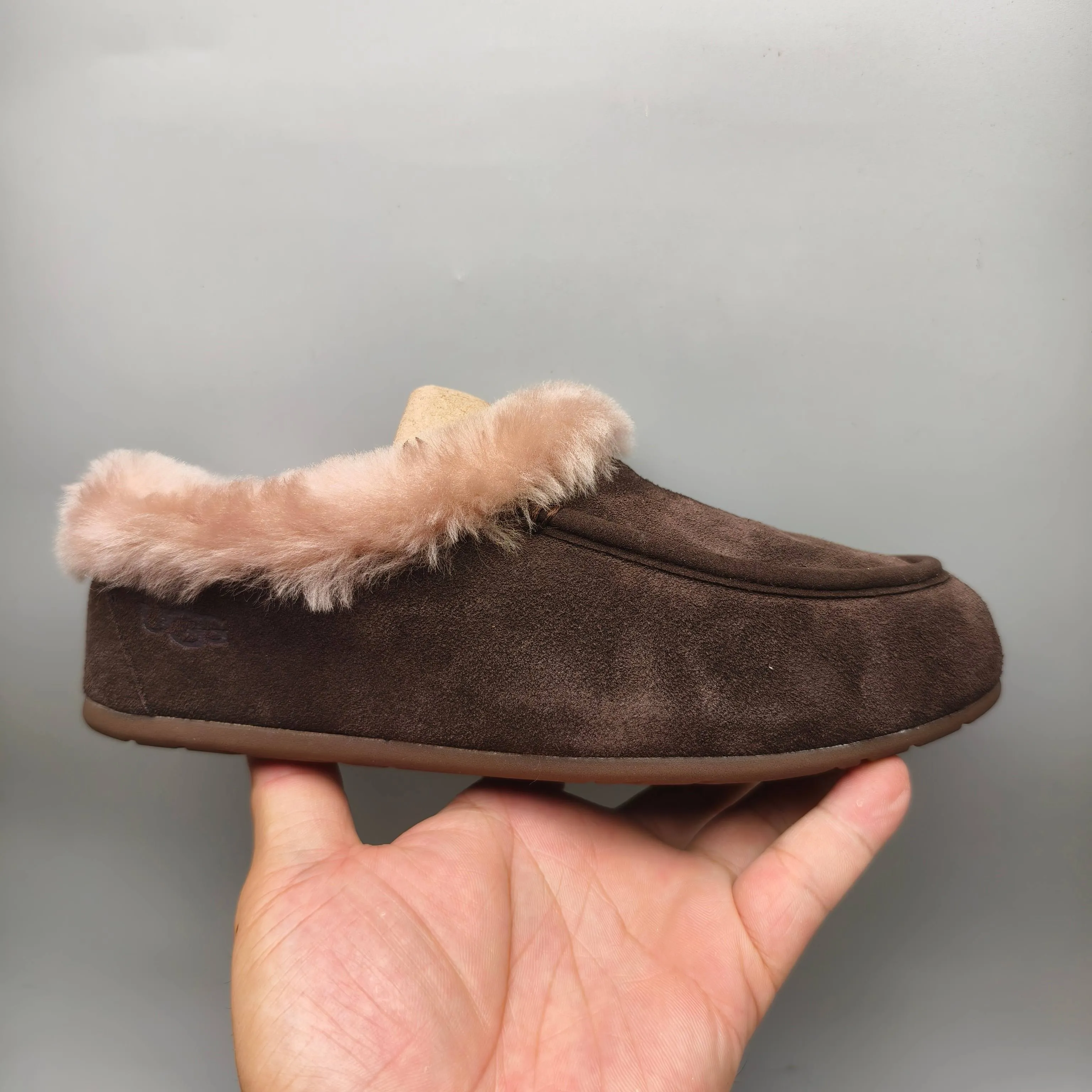 💰440 UGG sheepskin all-in-one snow boots 1391 Slip-on casual home shoes for women Color: maroon black chocolate Matching size: 35-40